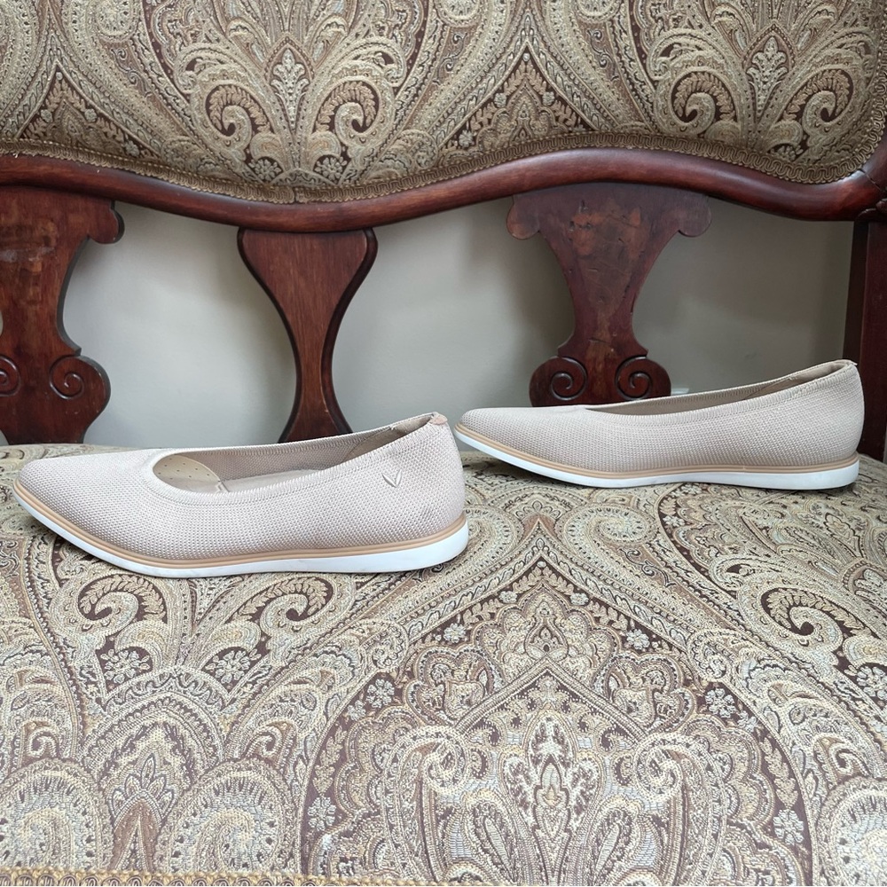 Vivaia Veronica Cream Point Toe All Day Standing Flats Comfortable Size 8 - Picture 12 of 16